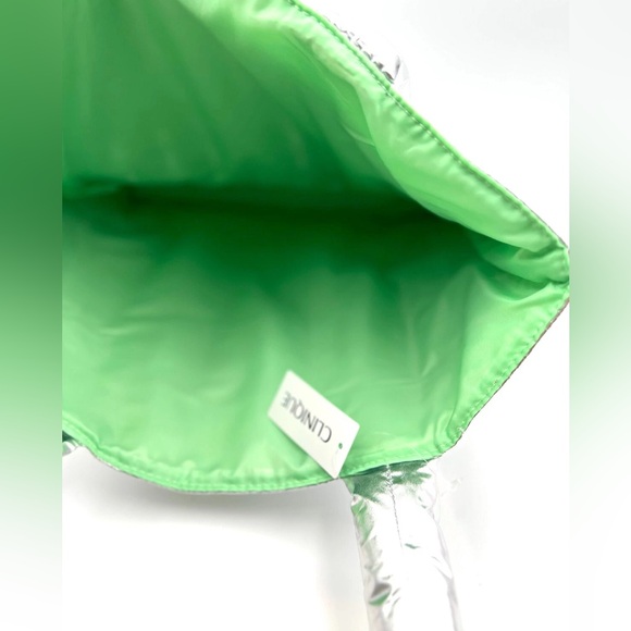 Clinique Silver Quilted Tote Bag - Picture 2 of 2